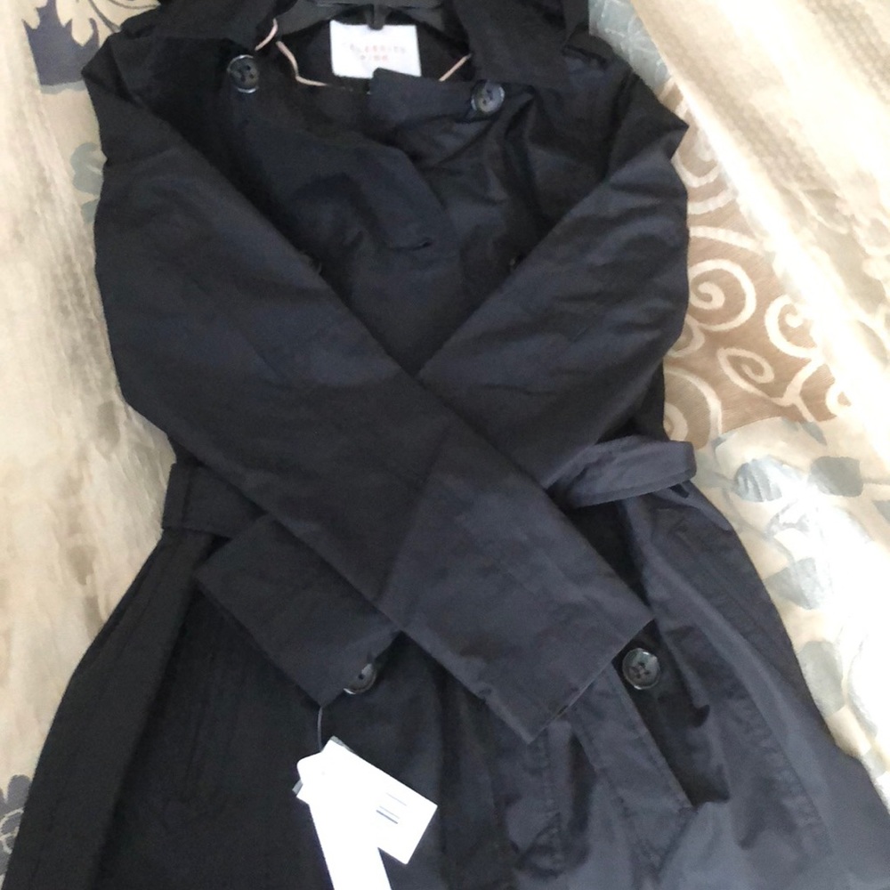 Stylish rain jacket - Picture 3 of 3